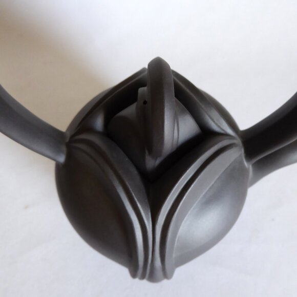 VINTAGE NEW TRADITIONAL CHINESE YIXING ZISHA FLOWER BUD HANDMADE CLAY TEAPOT SET - Picture 6 of 15